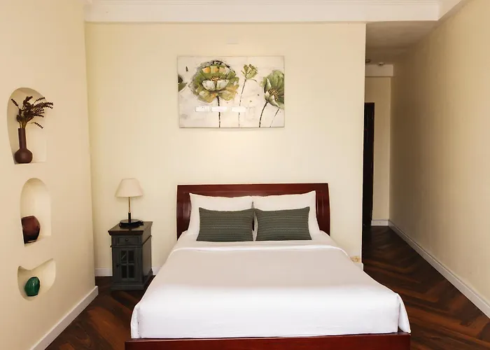 9 Hostel And Suites